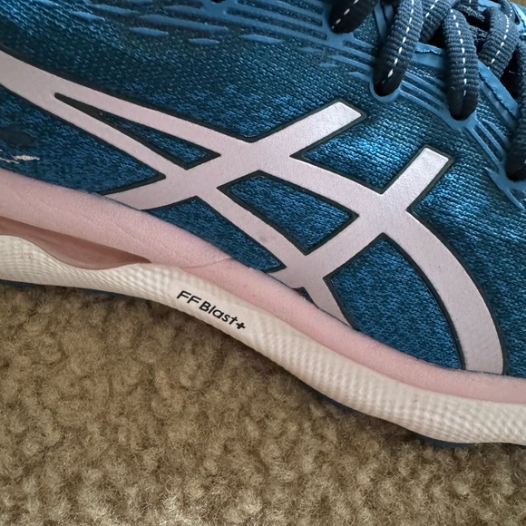 ASICS Gel Nimbus 24 - Picture 2 of 10